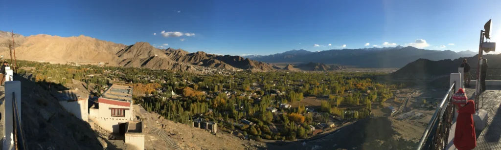 Panorama von der Shanti Stupa
